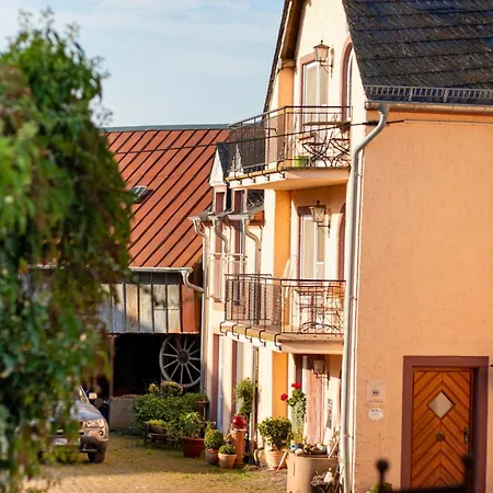 Mayischhof - Und Ruhe In Der Eifel Lauperath